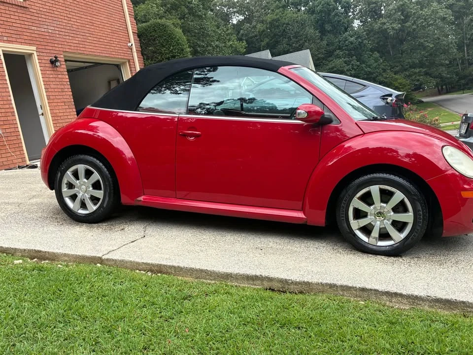 2008 Volkswagen New Beetle - Image 10 of 19