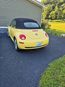 2008 Volkswagen Beetle 2.5L Convertible 2D