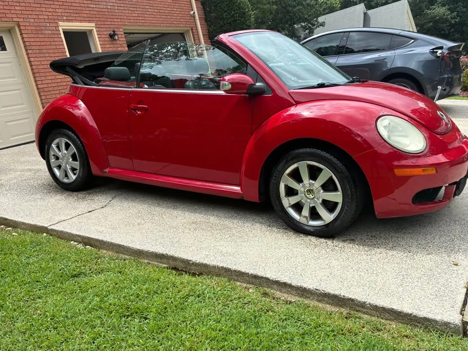 2008 Volkswagen New Beetle - Image 2 of 19