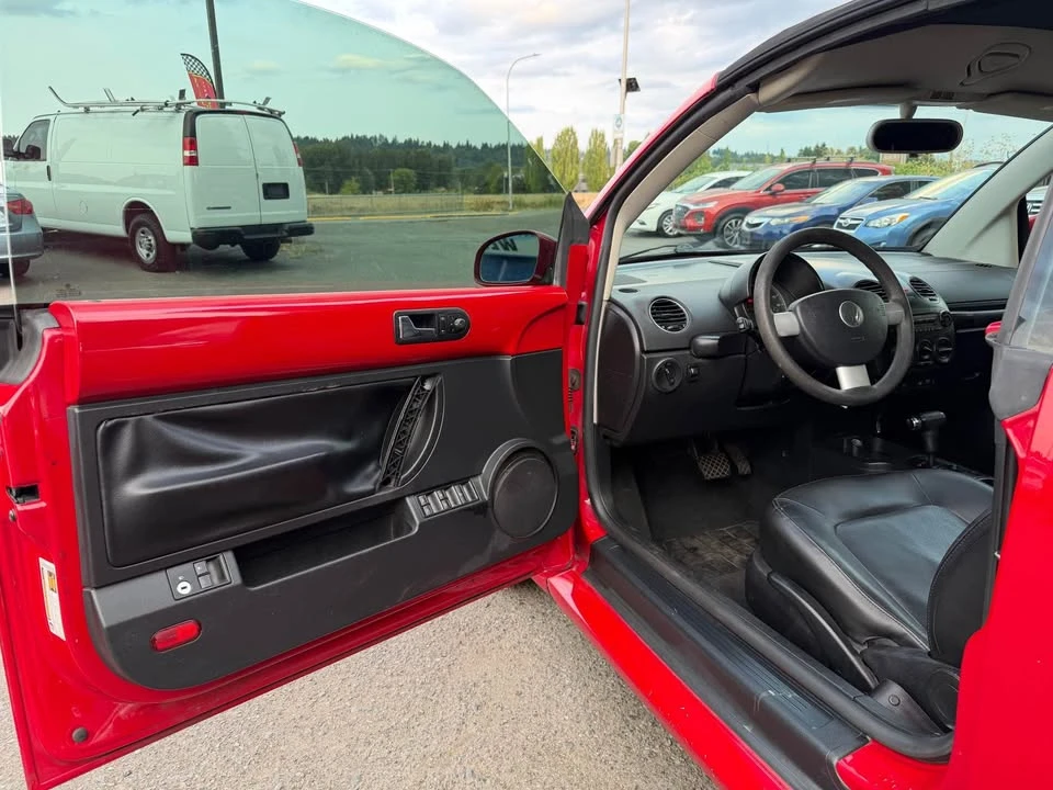 2008 Volkswagen New Beetle - Image 9 of 17