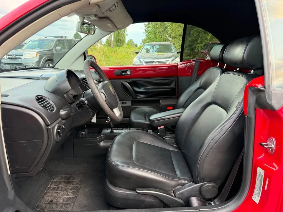 2008 Volkswagen New Beetle - Image 11 of 17