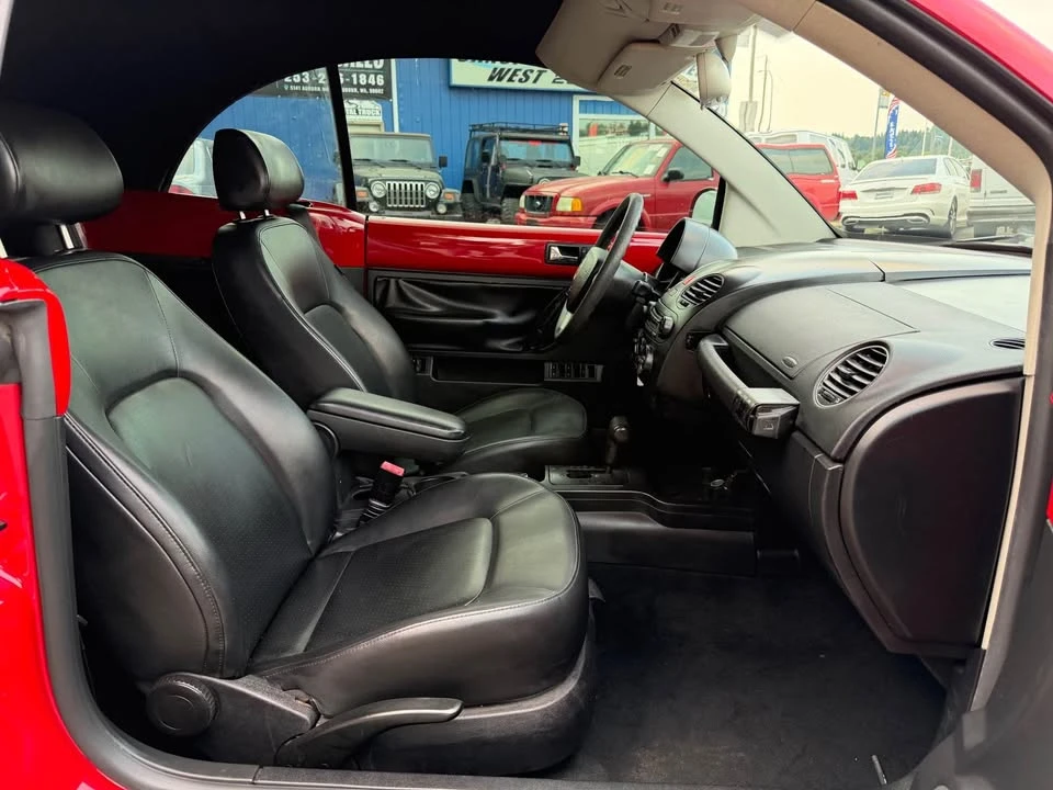 2008 Volkswagen New Beetle - Image 16 of 17