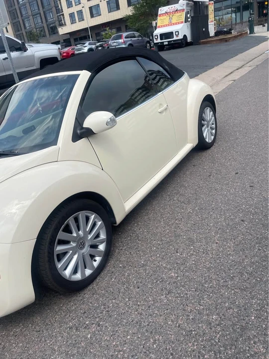 2008 Volkswagen New Beetle - Image 3 of 12