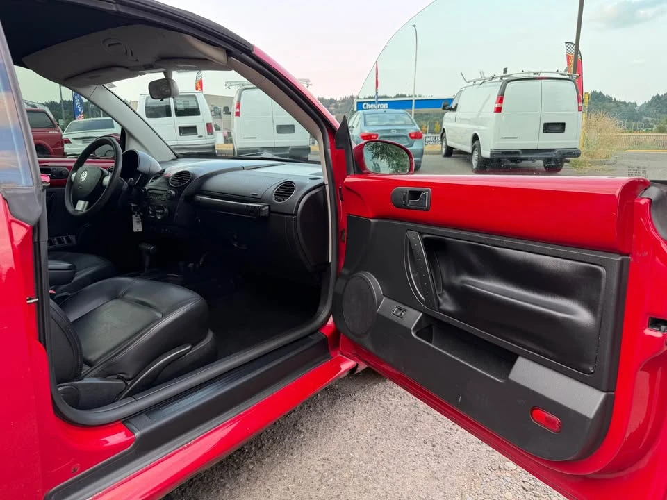 2008 Volkswagen New Beetle - Image 15 of 17