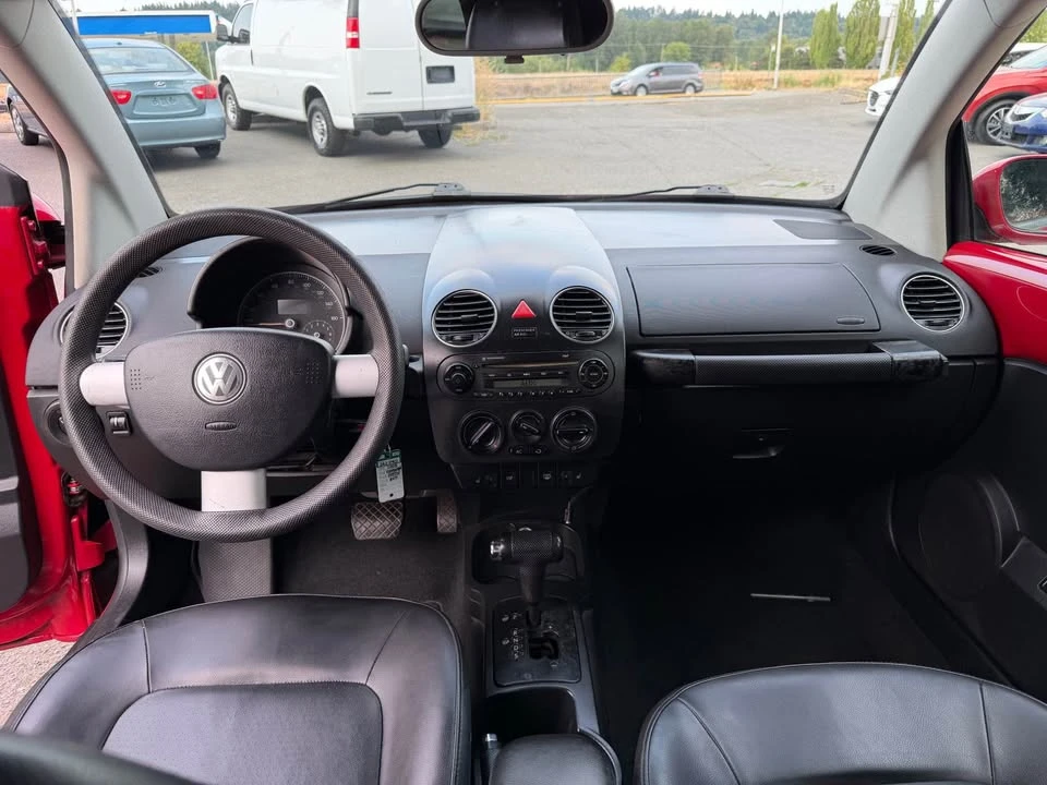 2008 Volkswagen New Beetle - Image 12 of 17