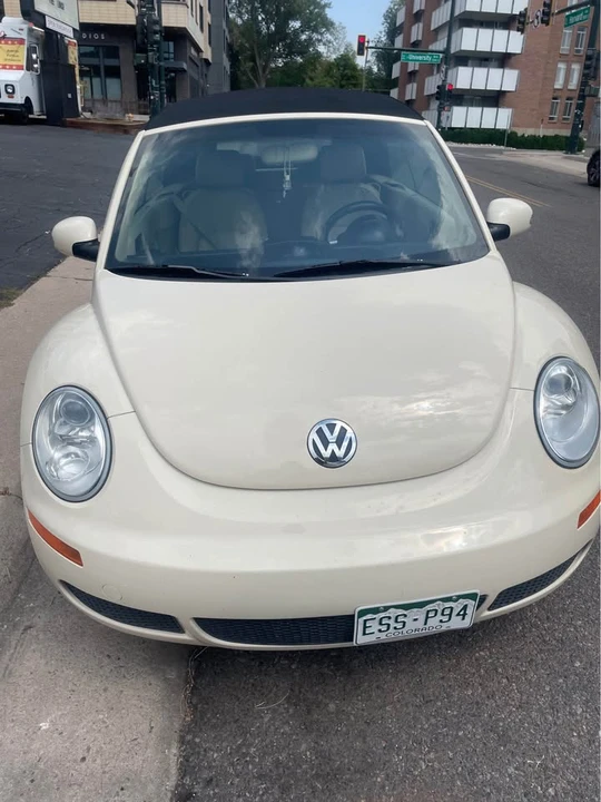 2008 Volkswagen New Beetle - Image 2 of 12