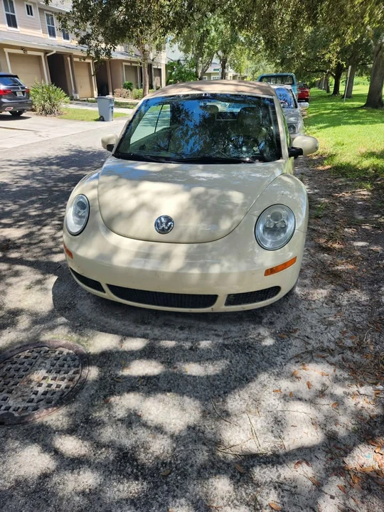 2008 Volkswagen New Beetle - Image 2 of 17