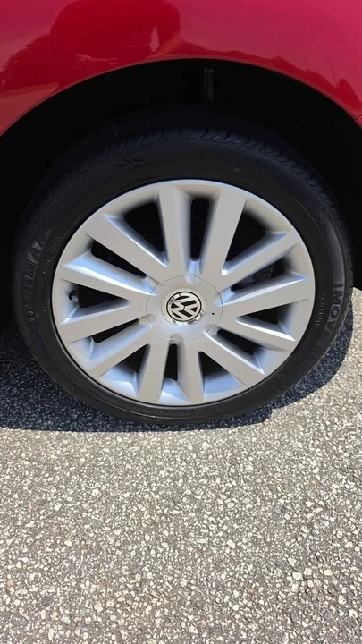 2008 Volkswagen New Beetle - Image 11 of 16