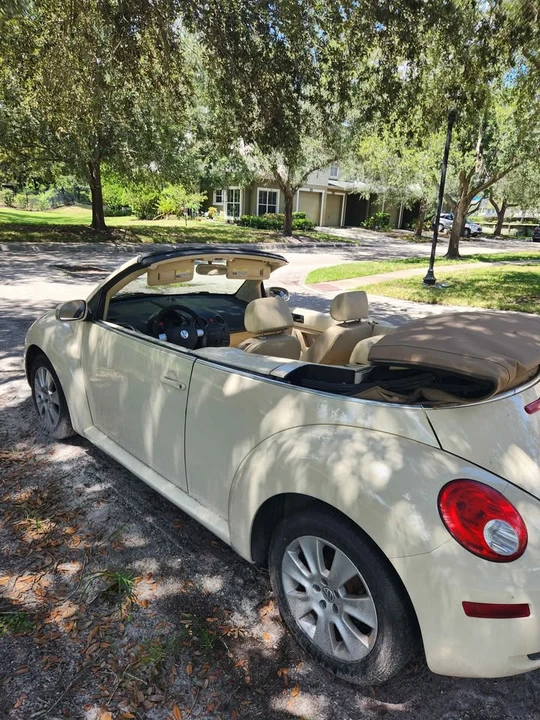 2008 Volkswagen New Beetle - Image 11 of 17