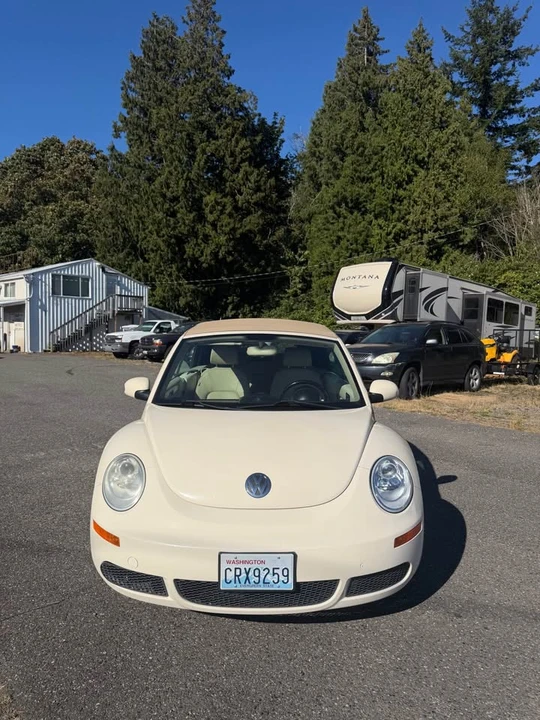 2008 Volkswagen New Beetle - Image 8 of 12