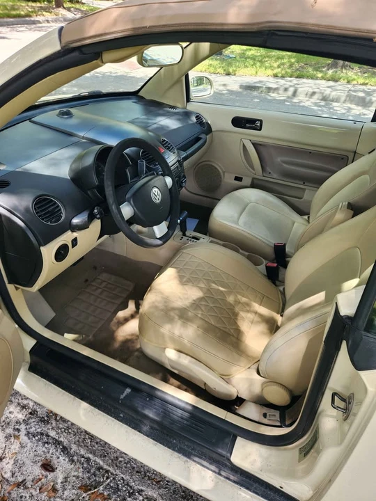 2008 Volkswagen New Beetle - Image 5 of 17