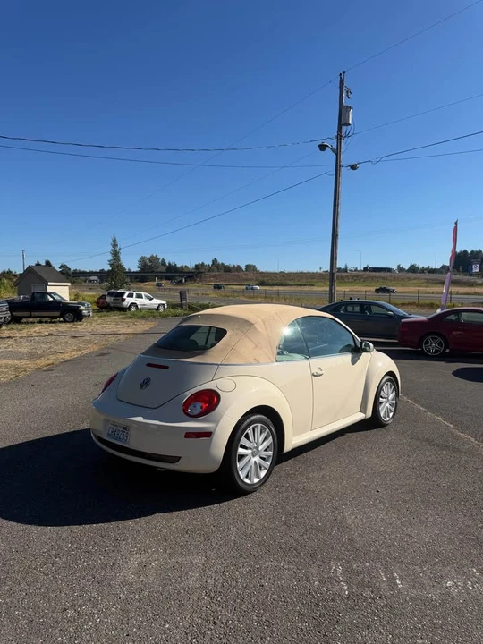2008 Volkswagen New Beetle - Image 5 of 12