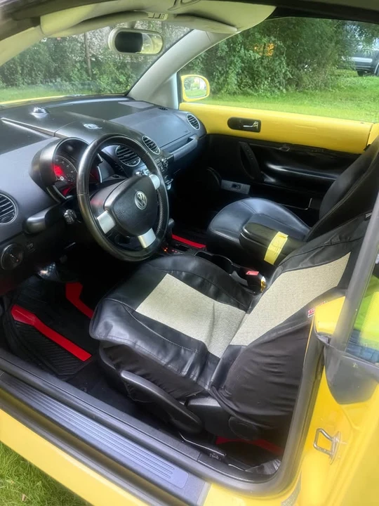 2008 Volkswagen New Beetle - Image 8 of 10