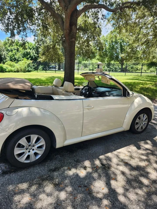 2008 Volkswagen New Beetle - Image 10 of 17