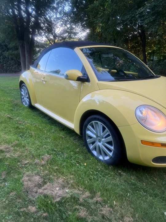 2008 Volkswagen New Beetle - Image 2 of 10