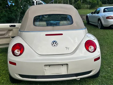 2008 Volkswagen Beetle 2.5L Convertible