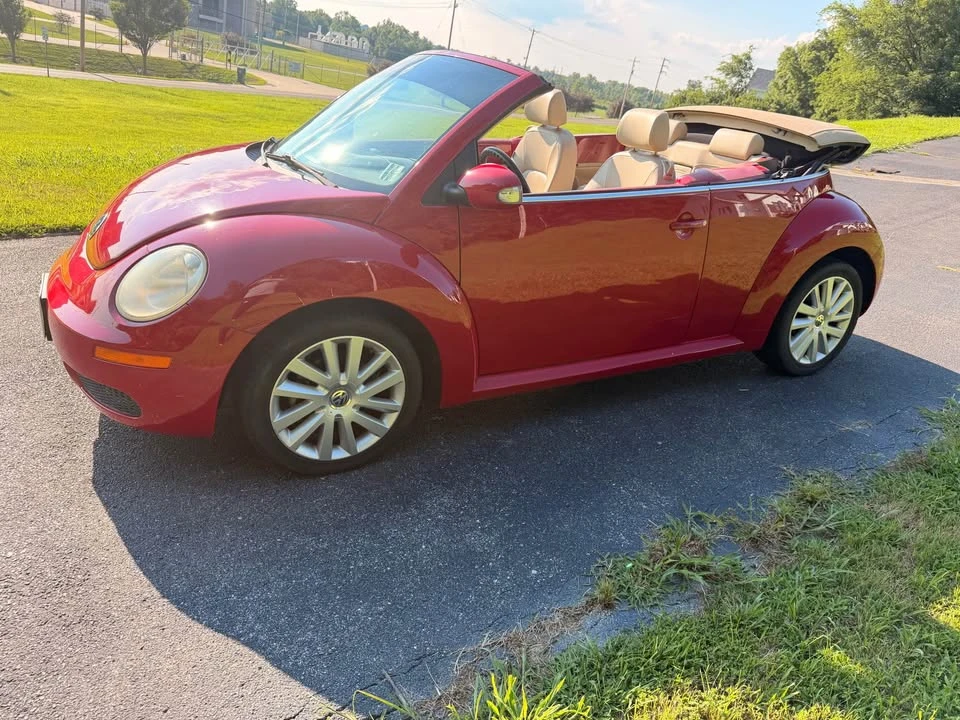 2008 Volkswagen New Beetle - Image 2 of 6
