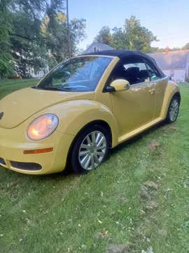 2008 Volkswagen Beetle 2.5L Convertible 2D