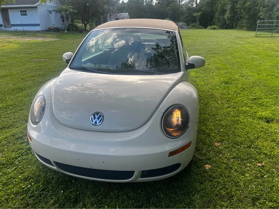 2008 Volkswagen New Beetle - Image 9 of 10
