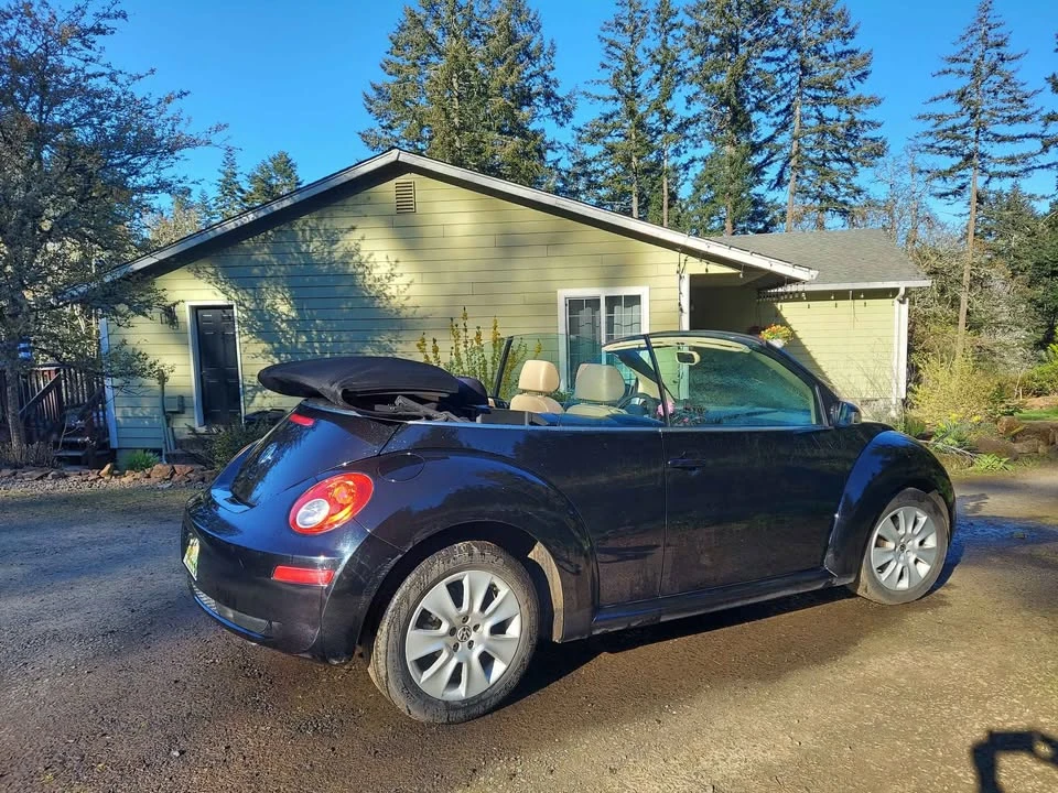 2008 Volkswagen New Beetle - Image 2 of 7