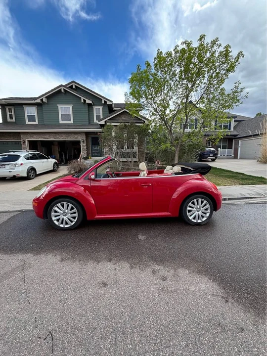 2008 Volkswagen New Beetle - Image 2 of 12