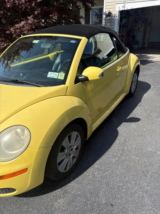 2008 Volkswagen New Beetle - Image 2 of 8
