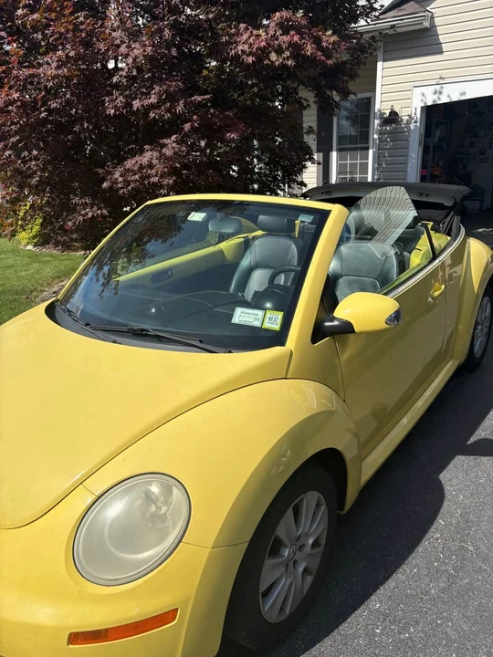 2008 Volkswagen New Beetle - Image 6 of 8