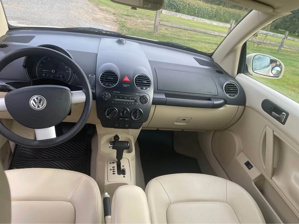 2008 Volkswagen New Beetle - Image 6 of 10