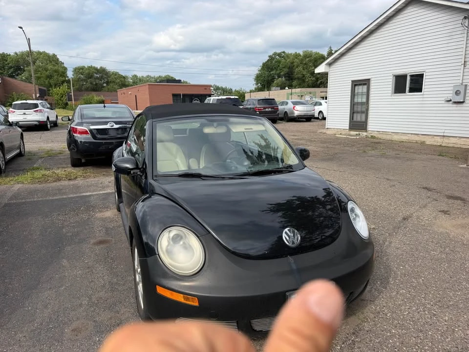 2008 Volkswagen New Beetle - Image 4 of 9