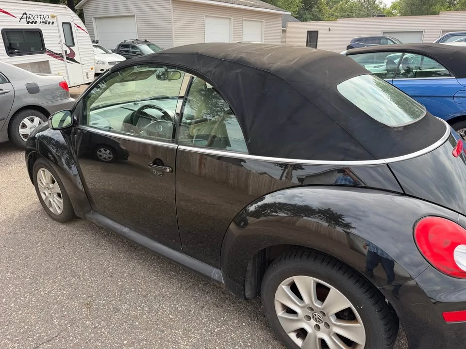 2008 Volkswagen New Beetle - Image 3 of 9