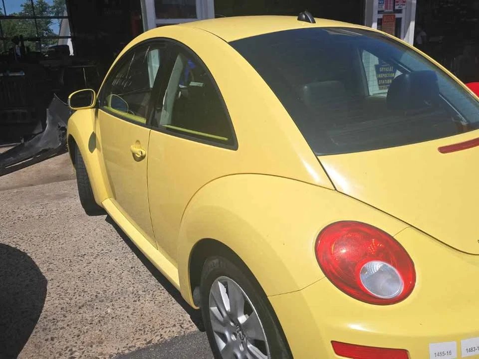 2008 Volkswagen New Beetle - Image 3 of 6