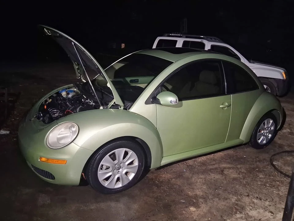 2008 Volkswagen New Beetle - Image 3 of 5