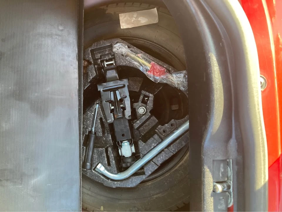 2008 Volkswagen New Beetle - Image 7 of 16