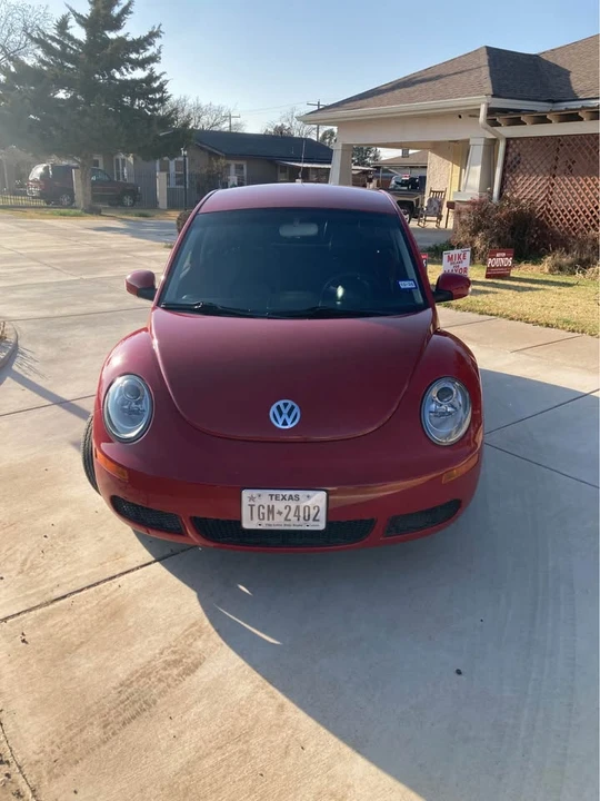 2008 Volkswagen New Beetle - Image 2 of 16