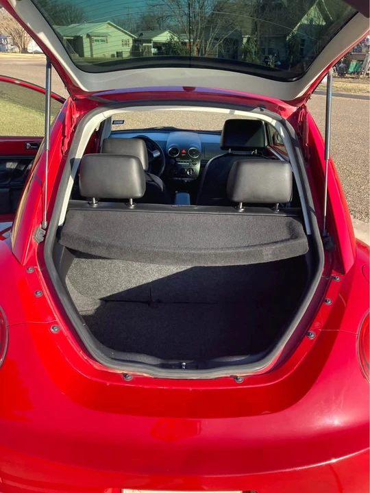 2008 Volkswagen New Beetle - Image 6 of 16
