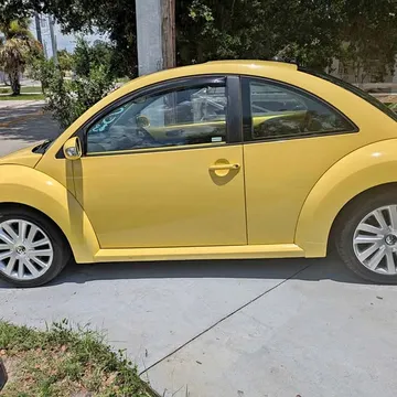 2008 Volkswagen Beetle 2.5L Hatchback 2D