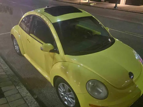 2008 Volkswagen Beetle 2.5L Hatchback 2D