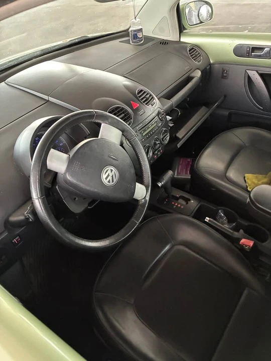 2008 Volkswagen New Beetle - Image 3 of 5