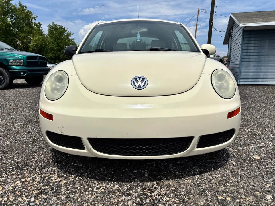 2008 Volkswagen New Beetle - Image 5 of 10