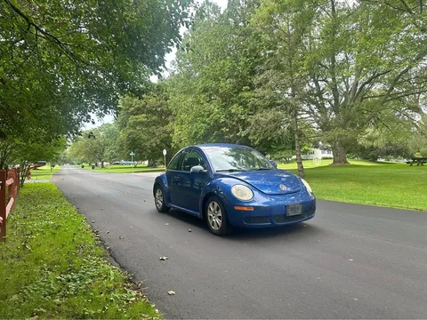 2008 Volkswagen Beetle 2.5L Hatchback 2D