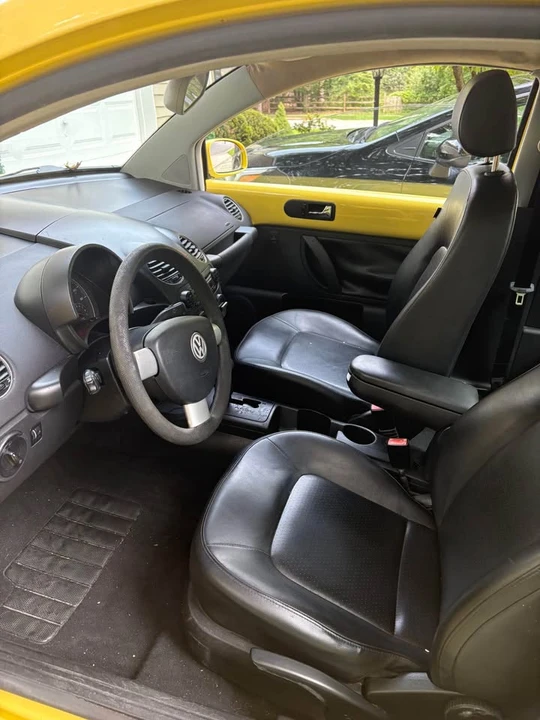 2008 Volkswagen New Beetle - Image 7 of 8