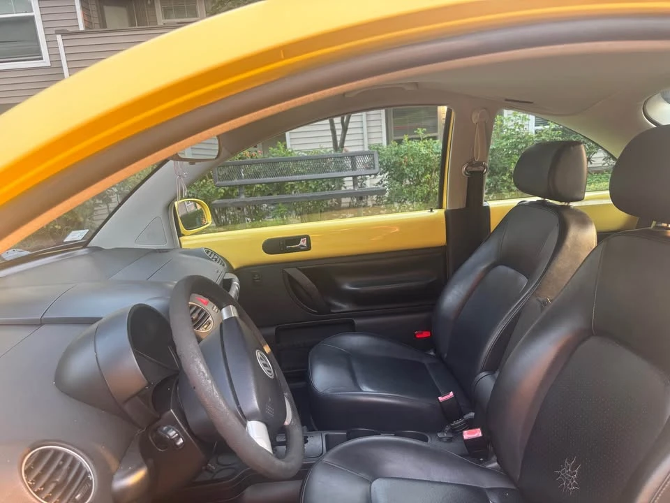 2008 Volkswagen New Beetle - Image 7 of 8