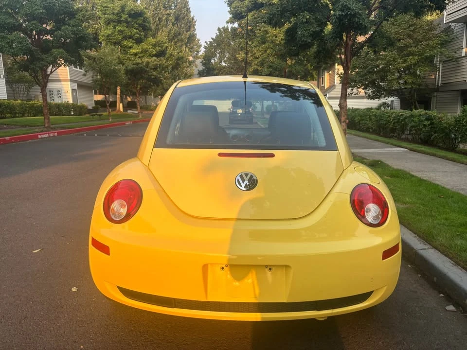 2008 Volkswagen New Beetle - Image 6 of 8