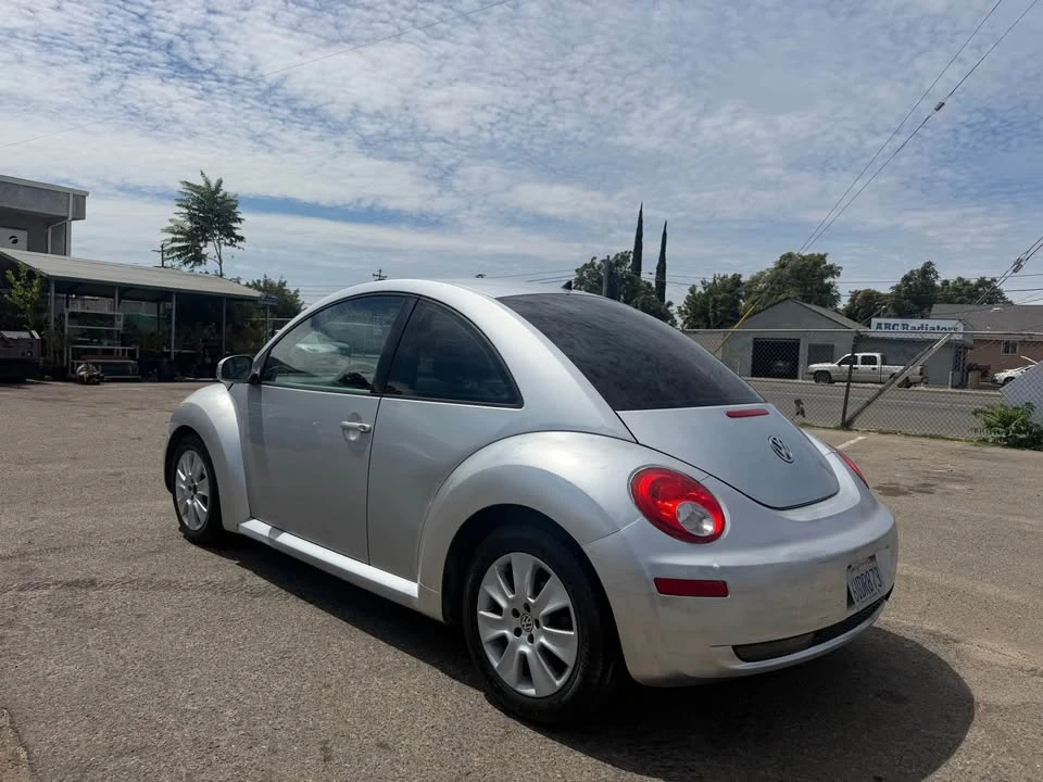 2008 Volkswagen Beetle - Image 2 of 5