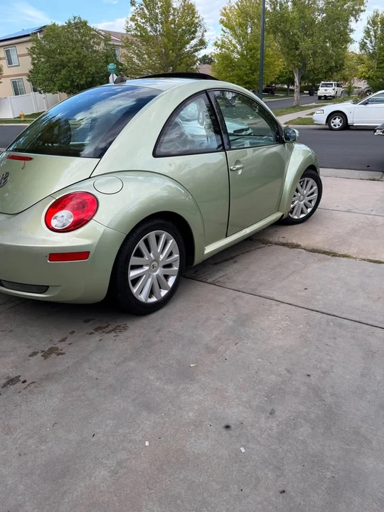 2008 Volkswagen New Beetle - Image 2 of 12