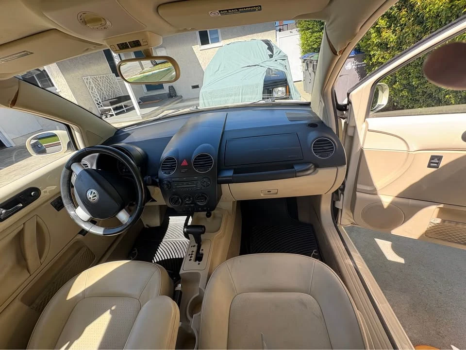2008 Volkswagen New Beetle - Image 6 of 7
