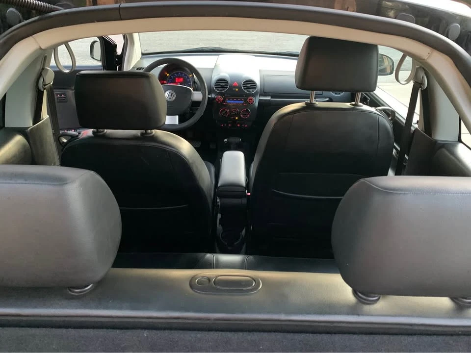 2008 Volkswagen New Beetle - Image 11 of 12