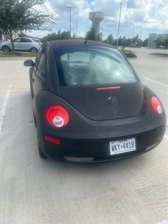 2008 Volkswagen New Beetle - Image 2 of 6