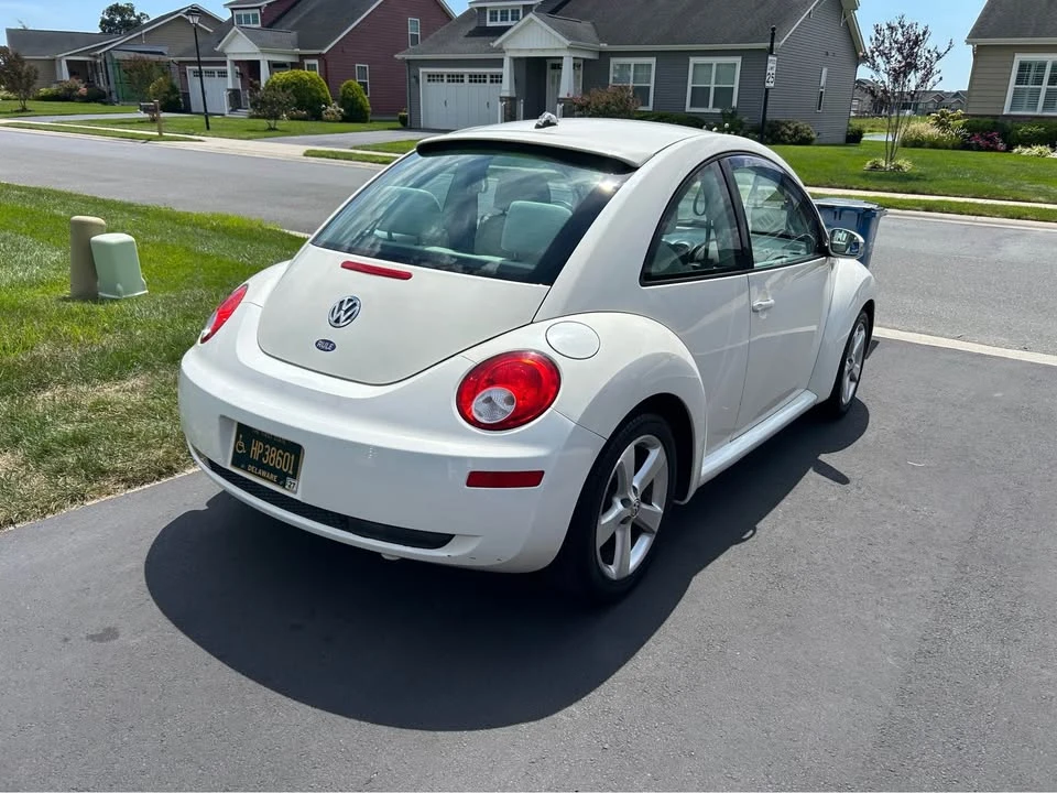2008 Volkswagen New Beetle - Image 4 of 8