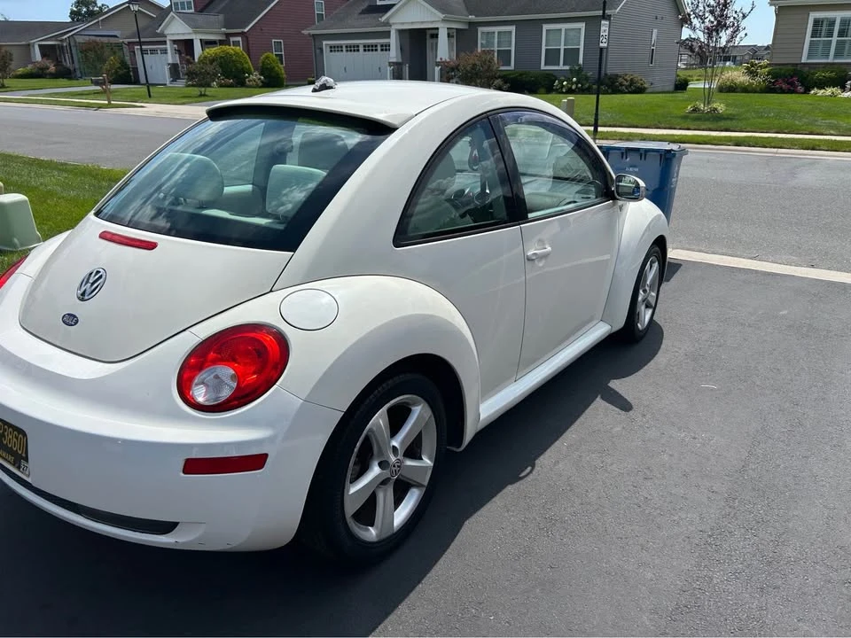 2008 Volkswagen New Beetle - Image 3 of 8